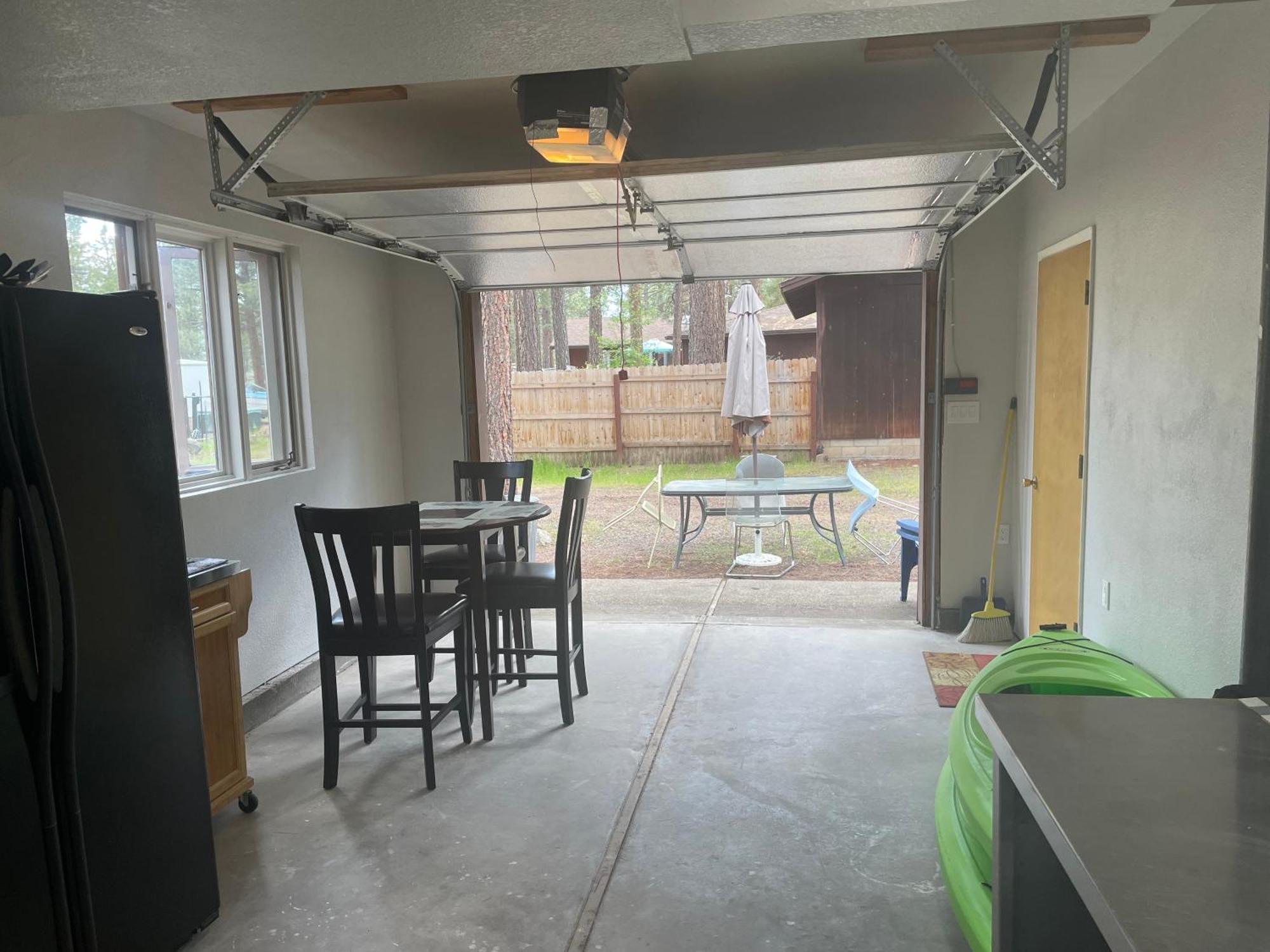 Cheerful 2-Bedroom Cottage Near Eagle Lake Сюзънвил Екстериор снимка